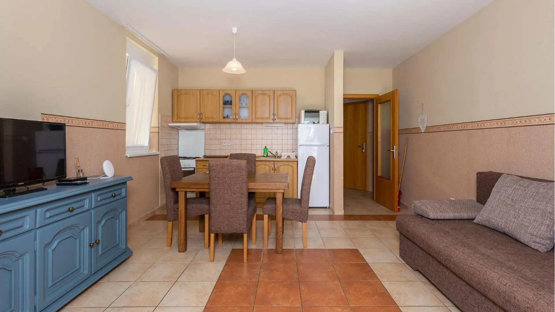 1 Bedroom Cozy Apartment In Dramalj 0*,